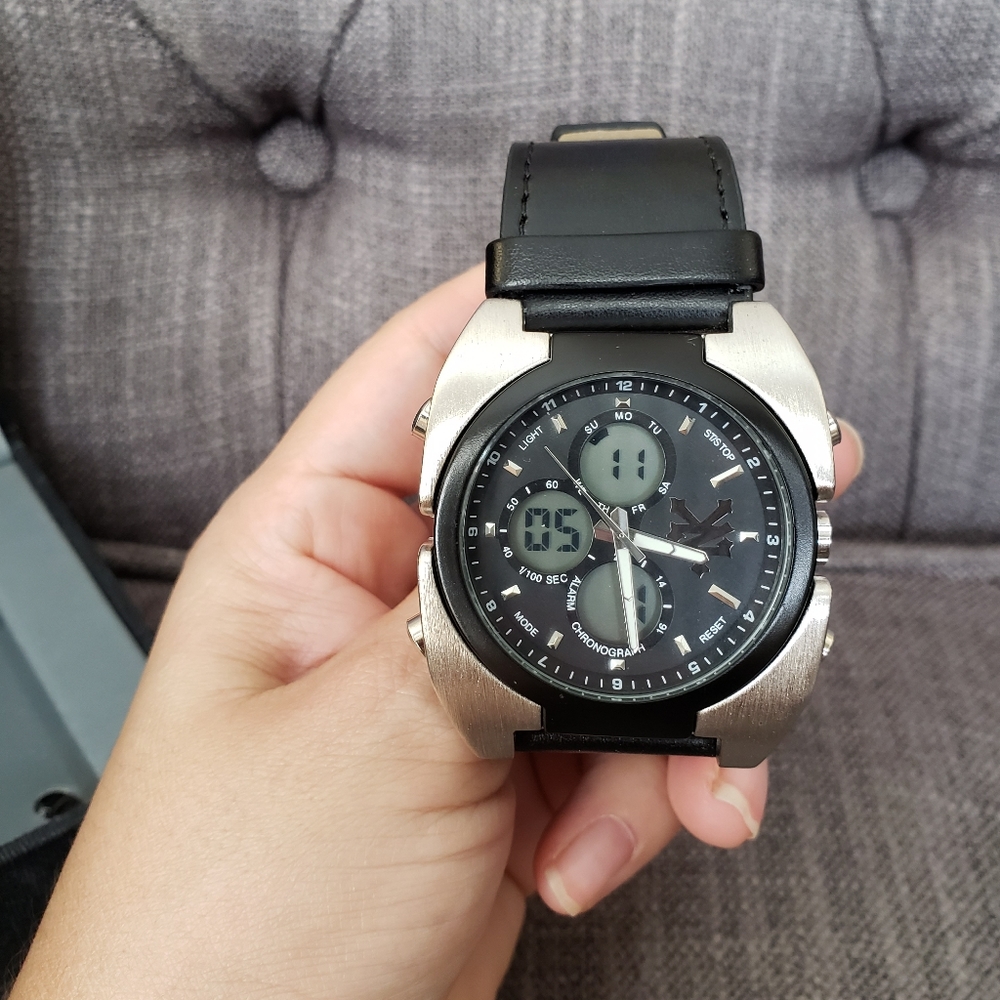 📍Zoo York Watch with BOX!